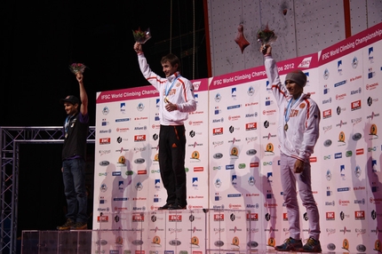 Campionati del Mondo di arrampicata sportiva Parigi 2012 - Boulder: Kilian Fischhuber (argento), Sean McColl (oro), Rustam Gelmanov (bronzo)