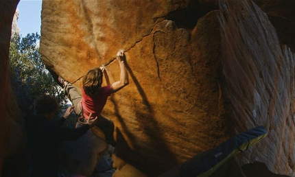 Vivid Landscapes, the video of Melissa Le Neve bouldering at Rocklands