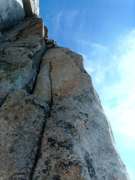 Granito dell'Adamello - Val di Fumo - Speed Climbing (250m, VII e A1 - VIII in libera) parete Ovest della Prima Gobba del Monte Folletto, Carè Alto, Adamello)