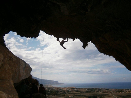 San Vito Climbing Festival – Outdoor Games 2012 - Berni Rivadossi on his spectacular route.