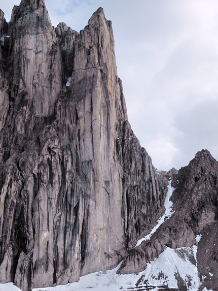 Renland, Greenland - Atropa Belladonna (7a+, 550m)