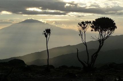 Kilimangiaro - Tramonto sul Mt Meru 4562m da Shira Camp