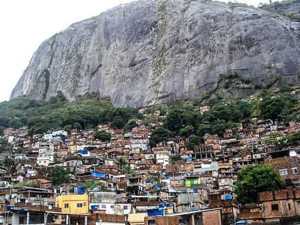 L’arrampicata e le favelas di Rio de Janeiro