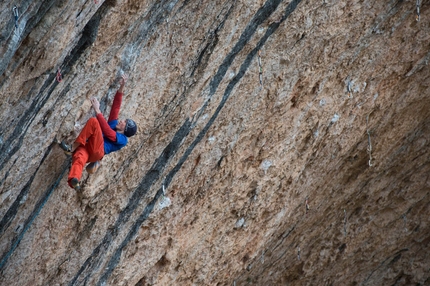 Jakob Schubert - Jakob Schubert climbing at Santa Linya, Spain