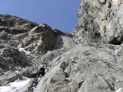 Follow the Gully - Barre des Ecrins - Marcello Sanguineti on pitch 1