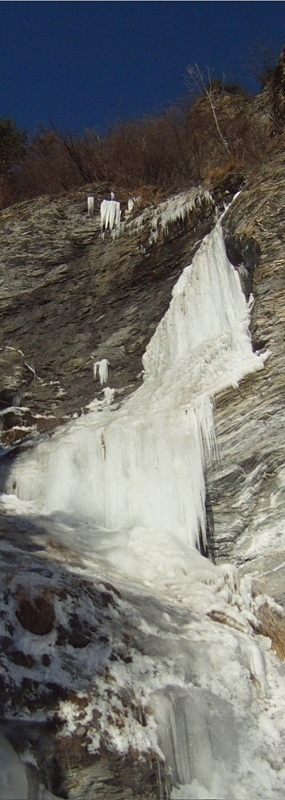 Lall in Ice, new icefall in Italy's Valle di Susa