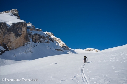 Piz Lavarella, Dolomiti - Francesco Tremolada e Andrea Oberbacher durante la prima discesa in sci della parete Ovest del Piz Lavarella, Dolomiti, il 10/04/2013.