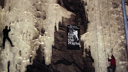 Ice on the Night in Val Varaita - Due vie di scalata al centro dell' anfiteatro di Castello