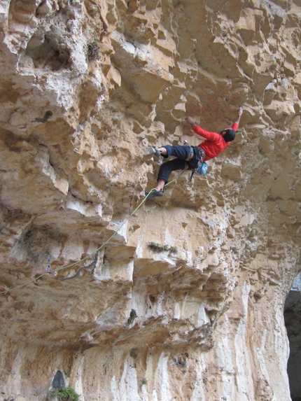 Gole della Stretta - Max Flaccavento climbing Esimio collega 7c