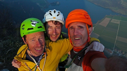 Luce di Primo Mattino, Piccolo Dain, Valle del Sarca - Luca Giupponi, Herman Zanetti and Rolando Larcher on the summit
