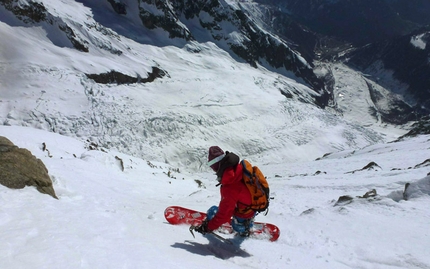 Aiguille Blanche de Peuterey - Il 23/04/2013 Francesco Civra Dano e Luca Rolli in sci, Julien Herry e Davide Capozzi in snowboard hanno effettuato la prima ripetizione della parete est di Aiguille Blanche de Peuterey.
