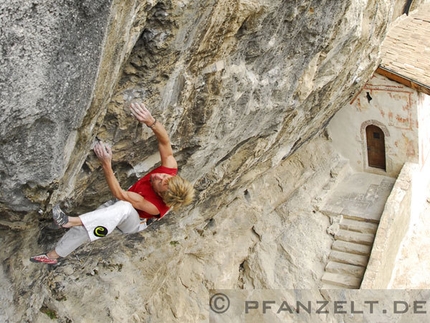Andreas Bindhammer libera 'St. Anger' 8c+/9a all'Eremo di San Paolo, Arco