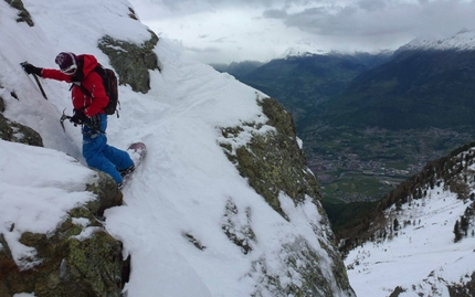 Becca di Nona, parete nord - 31/05/2013: Davide Capozzi e Julien Herry durante la prima discesa conosciuta della parete Nord di Becca di Nona (3142m) sopra Aosta.