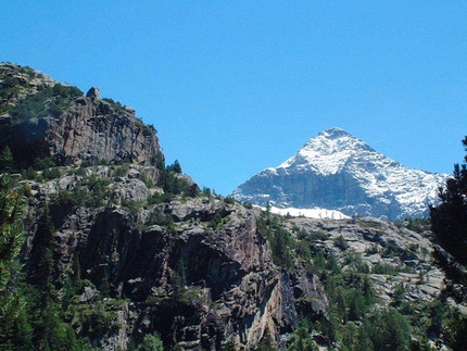 Val Malenco - Zoia Settore Basso e Settore Alto, sullo sfondo il Pizzo Scalino