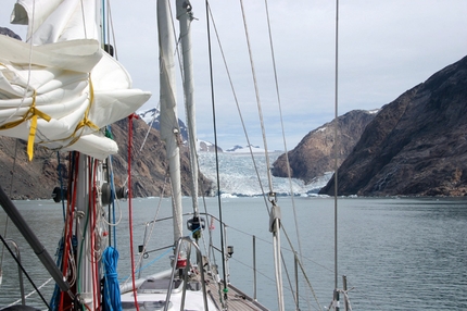 A Nord in barca a vela - Groenlandia: attraversando il prins cristian sund Fjord