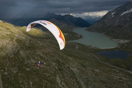 Red Bull X-Alps - Oltre 1000 km da percorre in volo o a piedi.