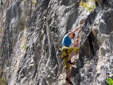 Alpinismo and climbing - Francesca at Toirano