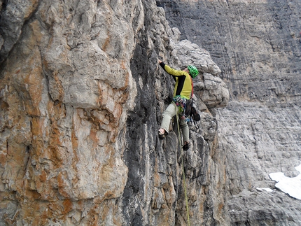 Alpinists who make the difference: via Stenghel at Torre d'Ambiez by Ivo Ferrari