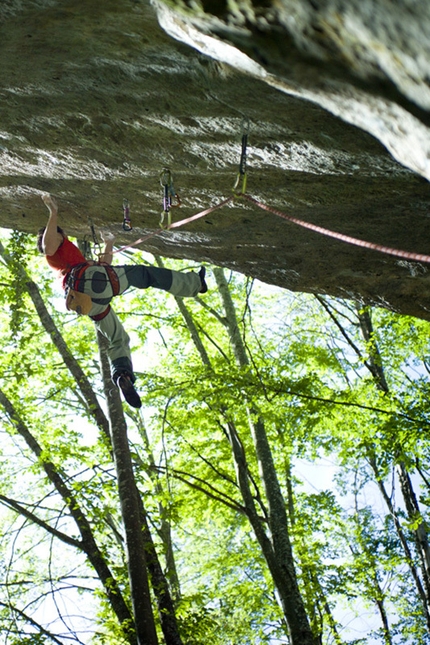 Mauro Calibani - Mauro Calibani making the first ascent of Hole’s Trilogy 8c at Roccamorice, Abruzzo, Italy