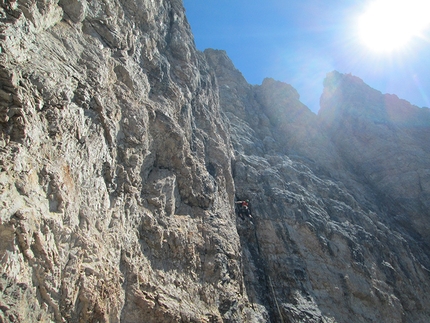 Spiz di Mezzo, Zoldo Dolomites - Via Gianni Ribaldone: searching for a climbable line