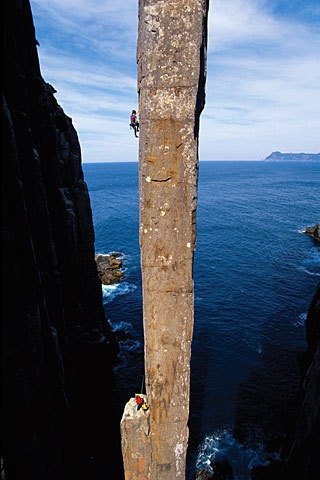Simon Carter - Lynn Hill, The Free Route (25), The Totem Pole, Tasmania