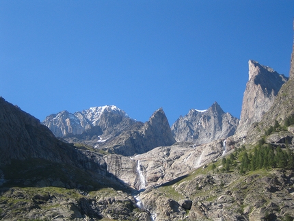 Pilone Centrale del Freney - Monte Bianco - Il bacino di Freney e Brouillard.