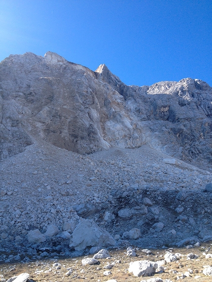Dolomites: large rockfall on Cadin del Laudo, Sorapiss group, Dolomites