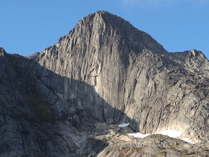 Blåmann Wall, l'arrampicata sull'isola di Kvaløya in Norvegia