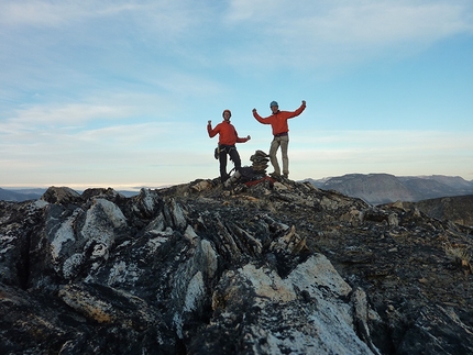 Greenland - Tom Codrington and Ian Faulkner on top of Ivnarssuaq Great Wall