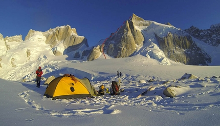 Hervé Barmasse, Patagonia and winter ascents - The tent at the foot of the south face of Cerro Pollone and the start of the route followed by Hervé Barmasse and Martin Castrillo