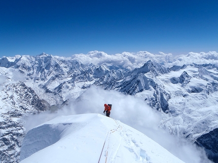 Kang Nachugo Est, Santiago Padros & Domen Kastelic - Santiago Padros close to the summit of Kang Nachugo East (6640m), Rolwaling, Himalaya