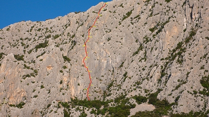 Climbing in Sardinia: news 6 - The route line of Prcek, Punta Cusidore.