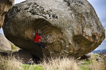 Prilep, bouldering in Macedonia with Niccolò Ceria