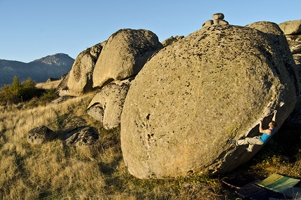 Boulder a Prilep, Macedonia - Rudy Ceria su Heart boulder 7A+