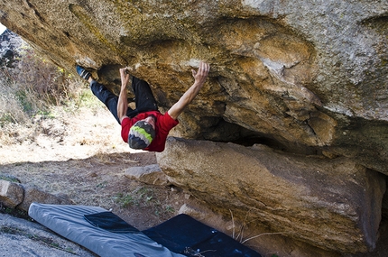 Bouldering at Prilep, Macedonia - Niccolò Ceria on the first ascent of Balconi balcani 7C+