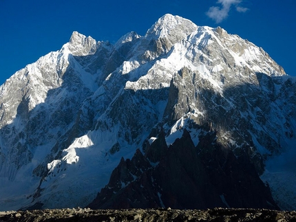 K6, Charakusa Valley, Karakorum, Pakistan - Il K6 (7040m), Charakusa Valley, Karakorum, salita per la prima volta nel luglio 2013 da Raphael Slawinski e Ian Welsted