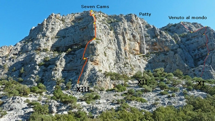 Doloverre di Surtana, Sardinia - The XIII pillar of Doloverre di Surtana with th routes Seven Cams, Patty and Venuto al Mondo
