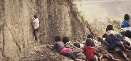 Video: Mélissa Le Nevé and Benjamin Rueck bouldering in Malawi