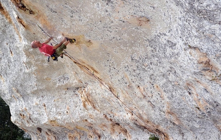 Climbing in Sardinia: news 7 - Simone Sarti on Jump (7c+/8a) Conca Manna