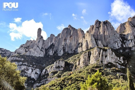Montserrat, Iker Pou, Eneko Pou - The fantastic conglomerate towers at Montserrat, Spain