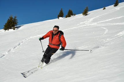 Scialpinismo in Val Visdende, Alpi Carniche - Scialpinismo in Val Visdende: Cima Manzon, Francesco Cappellari sciando sugli ampi pendii