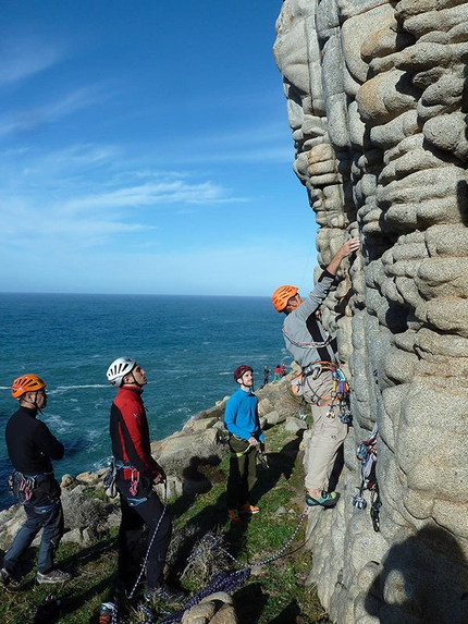 Climbing in Sardinia - Epiphany 2014. Beginners trad climbing course, Capo Pecora