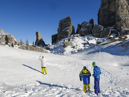 Freeride - Dicembre 2013, si impara artva e sonda alla mano alle Cinque Torri (Cortina d’Ampezzo, Dolomiti) grazie al Progetto Icaro