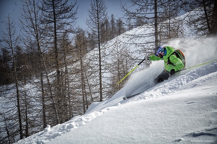 Avalanche education - Superb conditions enable Giuliano to show off all his class.