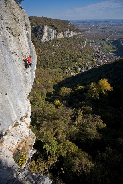 Colli Berici - Michele Guerrini climbing at Lumignano Nuova, in the background the sector Classica