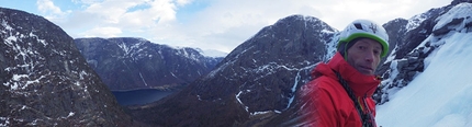 Norvegia 2014 - Mauro Cappelli all'uscita di Yste Mardola, lago di Eikesdal e Mardalsfossen come sfondo
