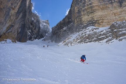 Tofana di Dentro, NNW Face ski descent in the Dolomites