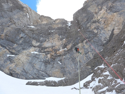 Sas dles Diesc, Fanes, Dolomites - Simon Kehrer and Roberto Tasser on 14/04/2014 skiing down Sasso delle Dieci: the final abseil