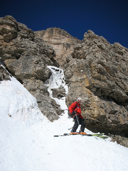 Val Mesdì, Sella, Dolomites - Francesco Tremolada after the abseil during the new descent down Sass de Mesdì