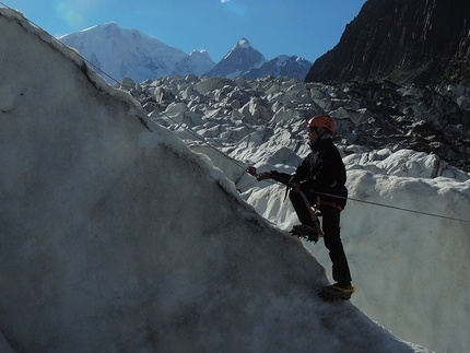 Mountain Wilderness Whaki Project Pakistan - Durante il corso nel 2013 sul ghiacciaio Passu, Karakorum